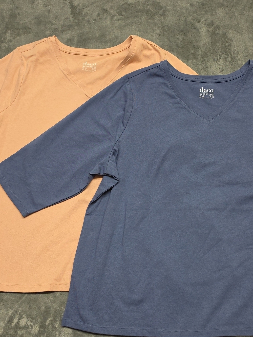 d&co V-Neck Short Sleeve Tee in Blue and Peach (2pack) SZ 3X - Picture 1 of 8